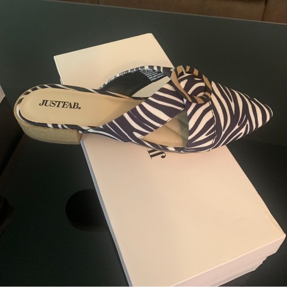 Slip-on Zebra Print Flats - Picture 2 of 2